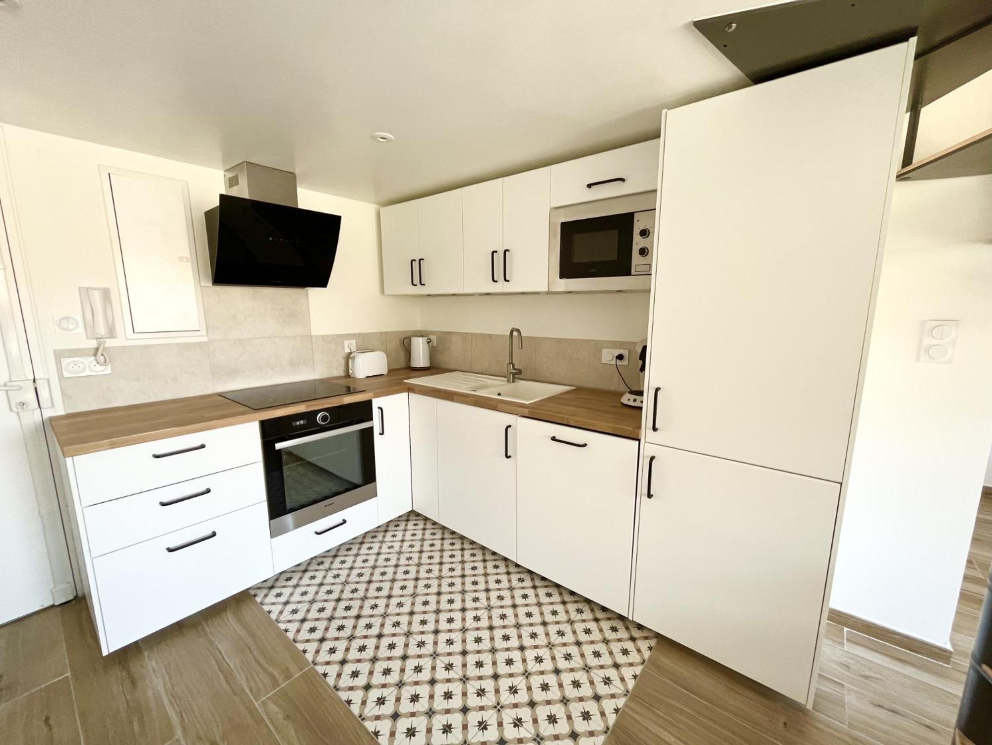 Duplex Centre Ville - 50M De La Plage - Clim - Garage - Netflix Le Grau-du-Roi Room photo