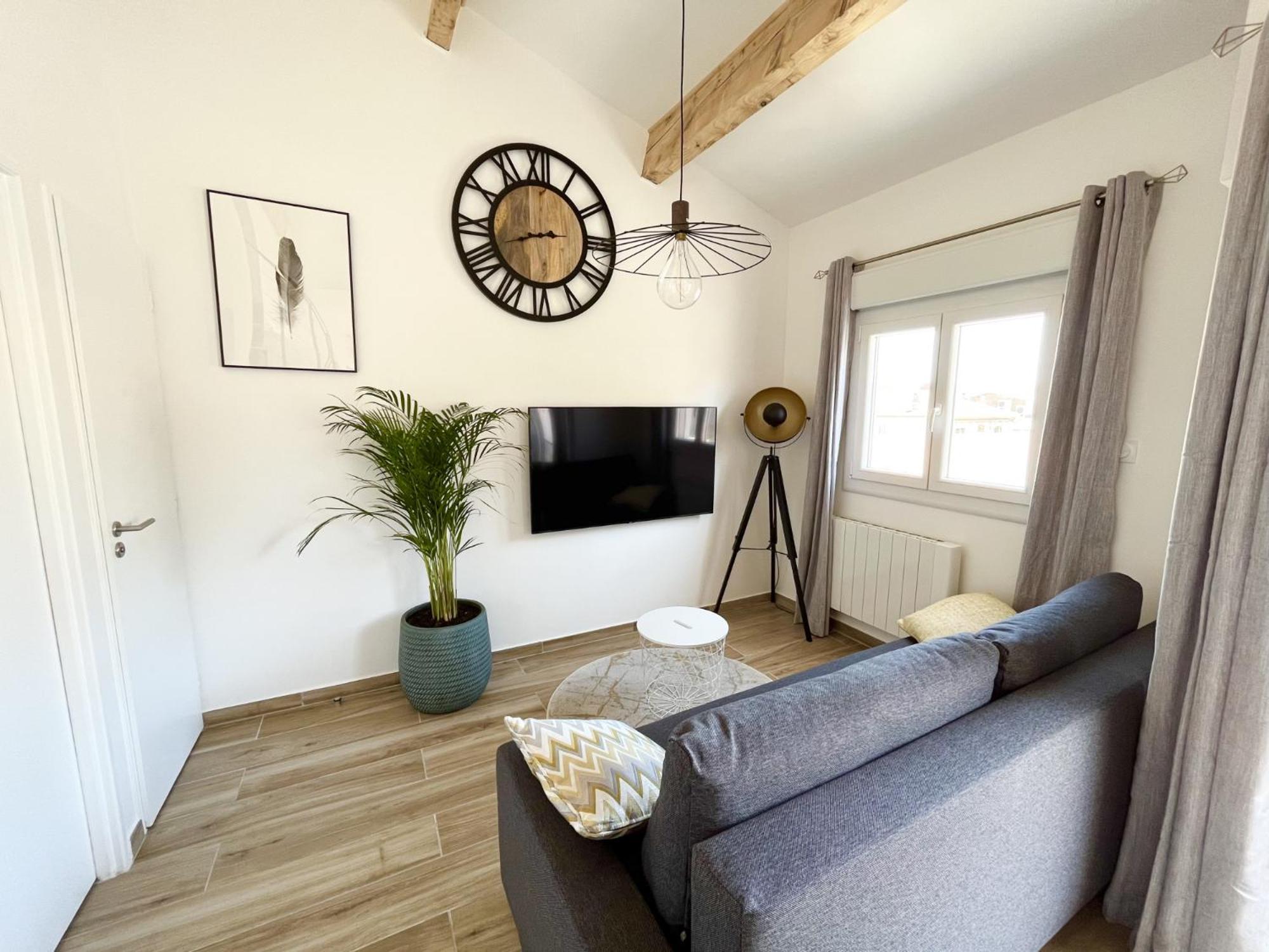 Duplex Centre Ville - 50M De La Plage - Clim - Garage - Netflix Le Grau-du-Roi Room photo